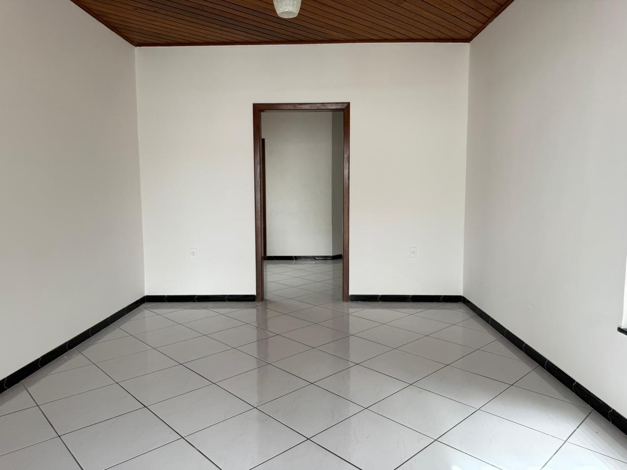 CASA NA AV. ESPERANÇA